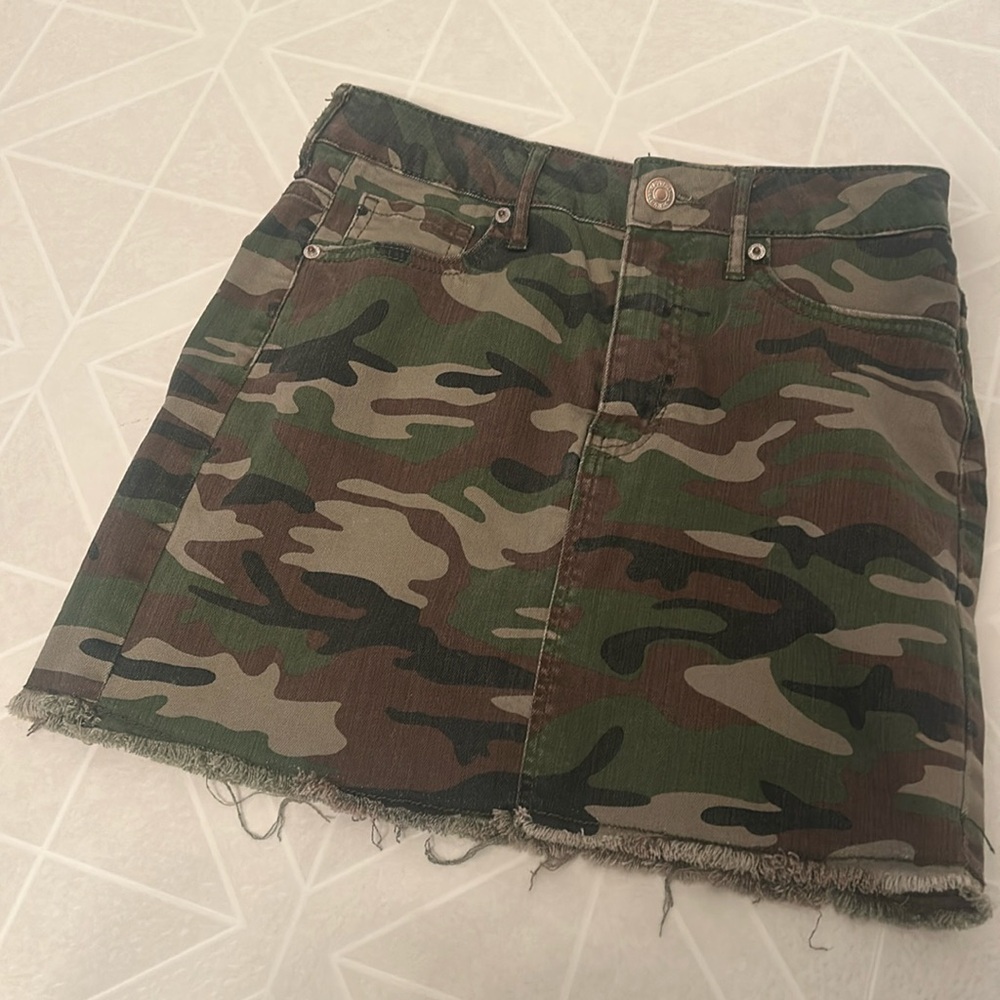 Size small forever 21 camo skirt